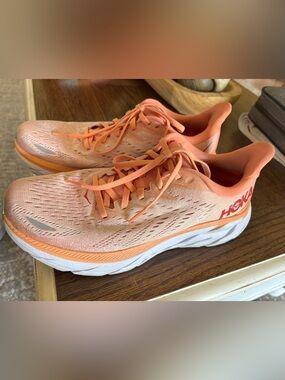 Hoka One One shoes women’s size 9.5